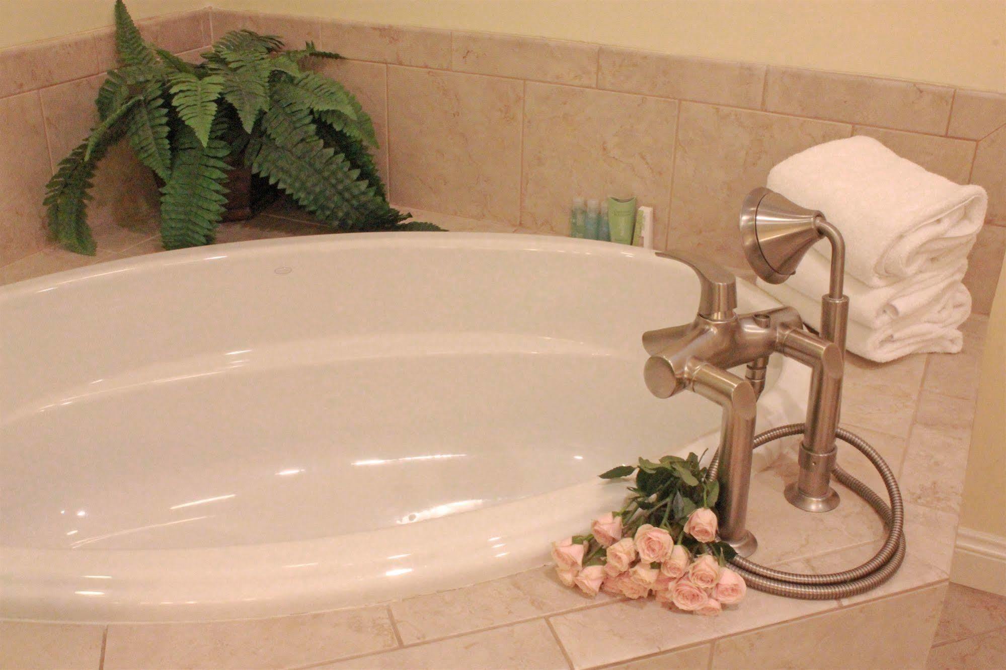 Key West Harbour Oceanfront Suites Екстер'єр фото